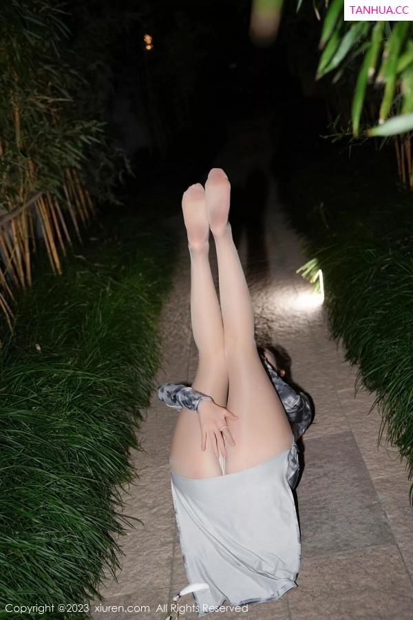 周妍希 奶瓶土肥圆 [XiuRen]高清写真图 2023.11.30 No.7744 Carol周妍希 旗袍美臀第47张图片